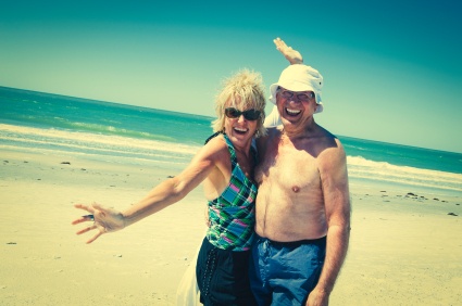 http://royalmaidservicenorthpinellas.com/wp-content/uploads/2012/09/couple-on-beach.jpg